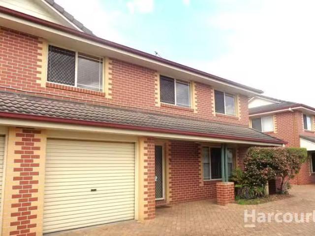Nice 3 BR 3/185 Fort Street, MARYBOROUGH, QLD 4650 Townhouse.