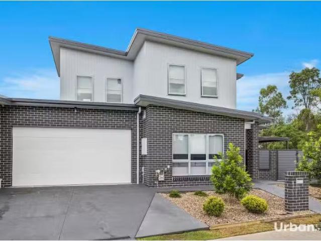 Cheap 3 BR 31 Yerrinbool Parade, Tullimbar House for rent Lis.