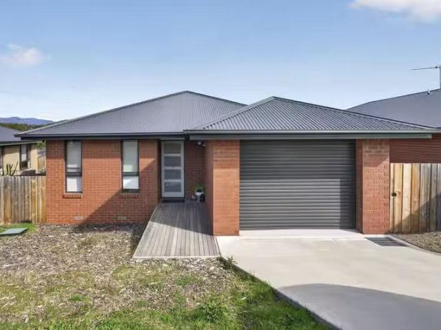 Nice 3 BR 32 Athena Drive, RISDON VALE, TAS 7016 House for R.
