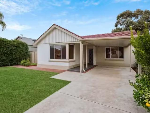 For Rent! 3 BR 33 Condada Avenue, PARK HOLME, SA 5043 House.