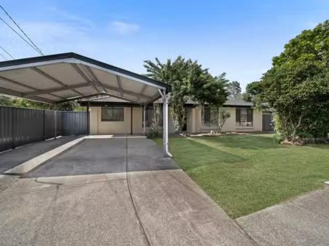 Deal! 3 BR 33 Holder Street, Loganholme, QLD 4129