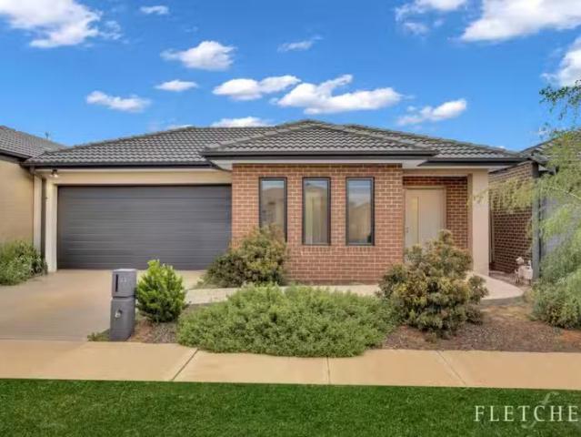 Charming 3 BR 33 Westbourne Street, Strathtulloh VIC 3338 Ho.