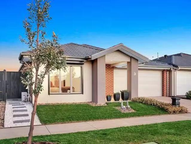 Cozy 3 BR 3 Nightingale Road, Mickleham, VIC 3064