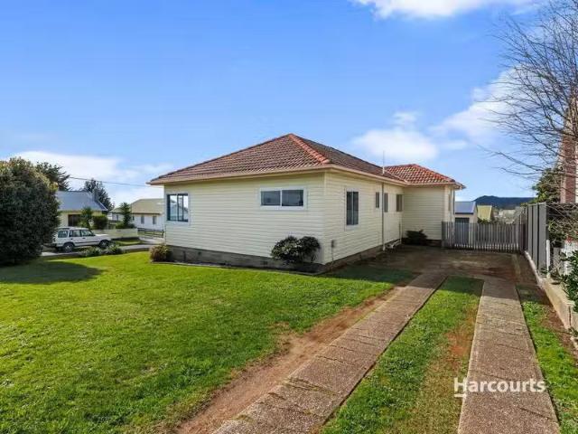 For Rent! 3 BR 3 Verelle Street, HILLCREST, TAS 7320 House f.