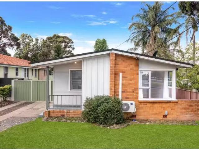 Unique 3 BR 45 Luzon Avenue, LETHBRIDGE PARK House for rent L.