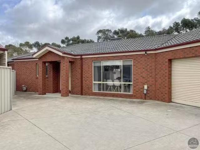 Charming 3 BR 45A Dunlop Street, Shepparton, VIC 3630
