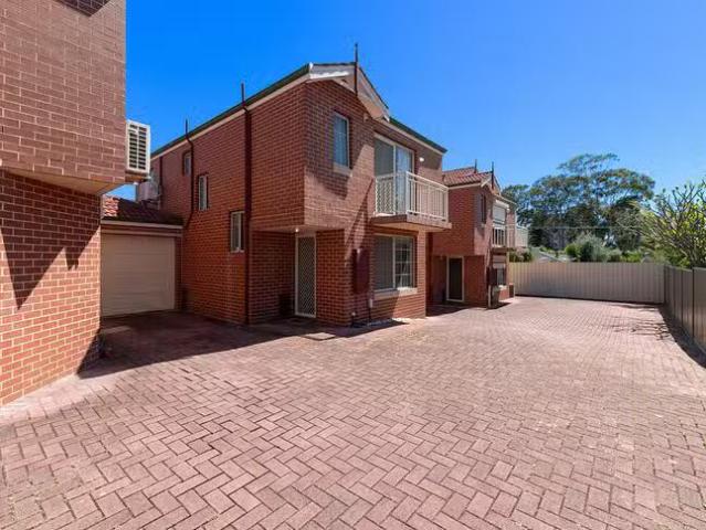 Unique 3 BR 4/72 Ninth Avenue, Maylands, WA 6051