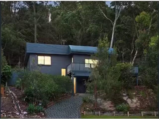 Unique 3 BR 48 Shoalhaven Drive, Woy Woy House for rent Liste.