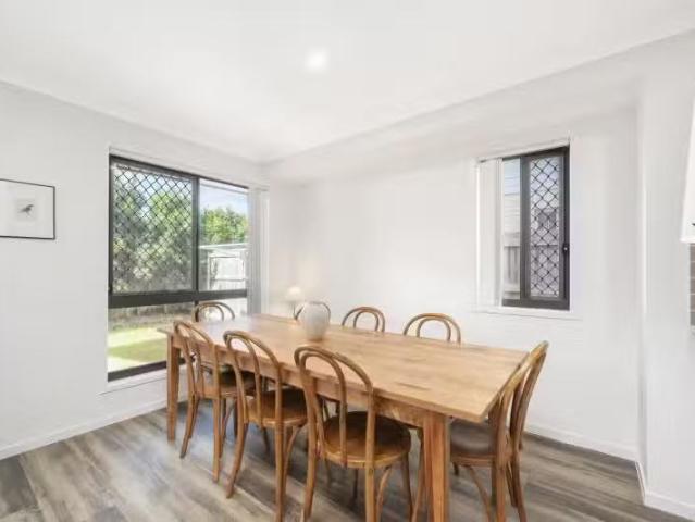 Unique 3 BR 49/10 Weyers Road, NUDGEE, QLD 4014 Townhouse fo.