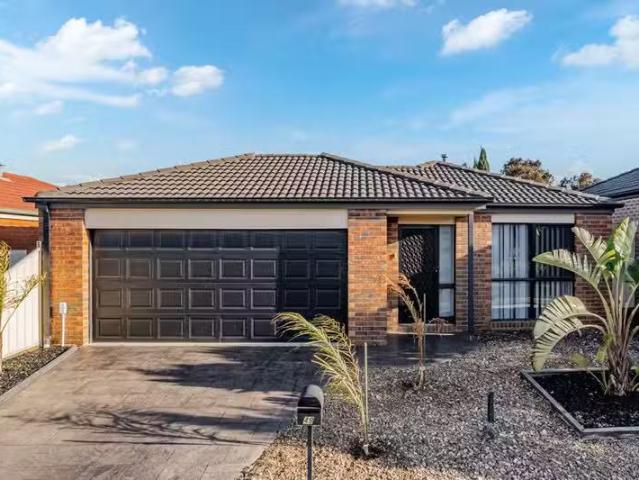 Deal! 3 BR 49 Limpopa Square, ROXBURGH PARK, VIC 3064 House.