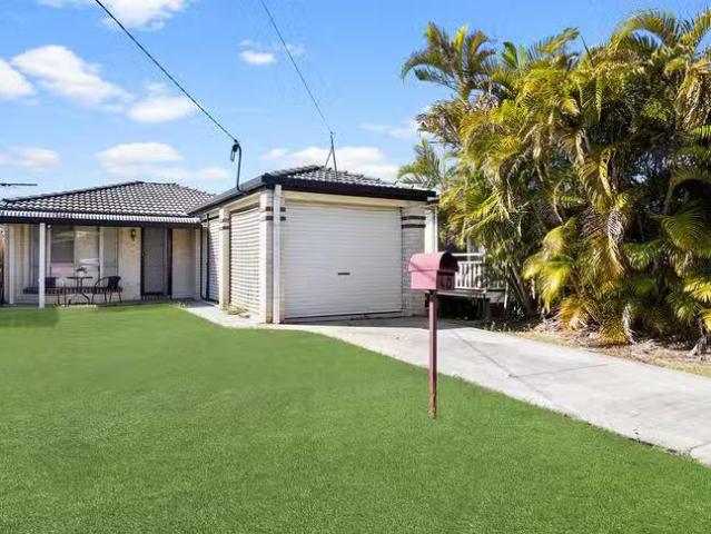 Just in! 3 BR 40 Mclennan Street, Woody Point, QLD 4019