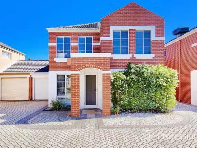 Nice 3 BR 4/1 Waverley Street, Dianella, WA 6059