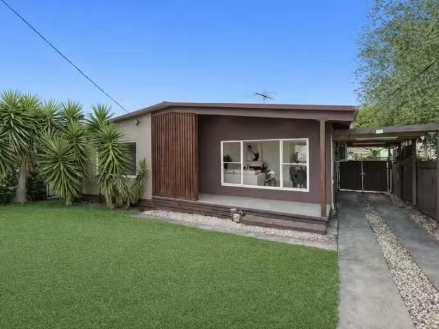 Cozy 3 BR 43 Ti Tree Drive, Doveton, VIC 3177 House for Rent