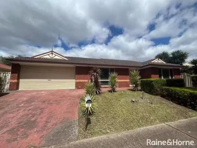 Charming 3 BR 43 Willandra Loop, Caroline Springs, VIC 3023