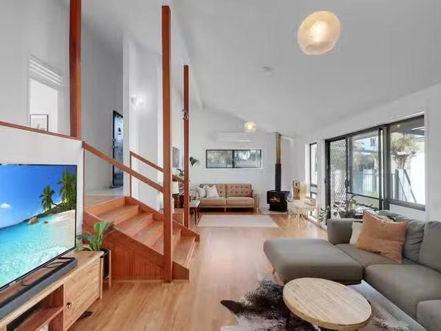 Nice 3 BR 4 Shasta Close, Westlake, QLD 4074