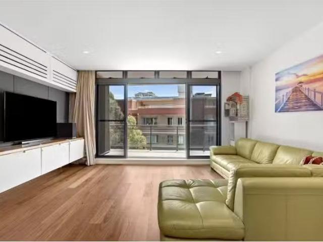 Deal! 3 BR 54/24 28 College Crescent, Hornsby Apartment for re.