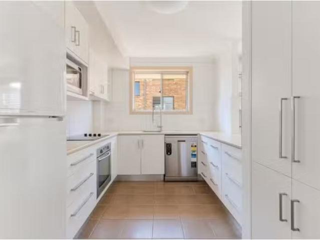 Just in! 3 BR 5/13 Endeavour Parade, TWEED HEADS Apartment for.