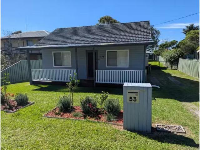 Charming 3 BR 53 Comarong Street, Greenwell Point House for re.