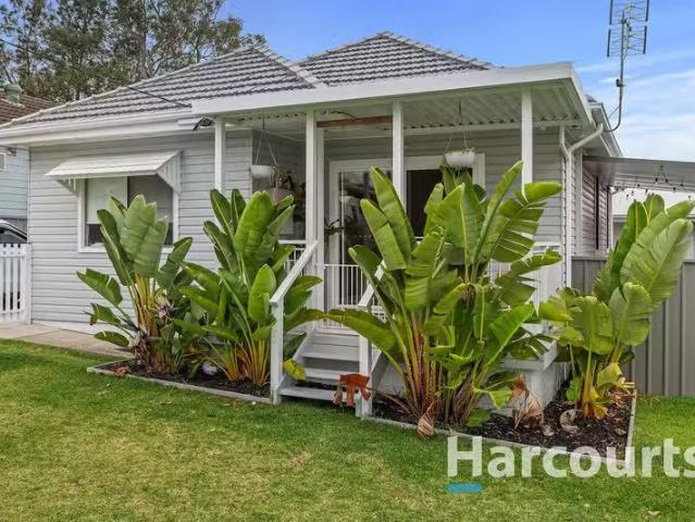 Cheap 3 BR 5 Mac Arthur Street, Shortland, NSW 2307 House fo.