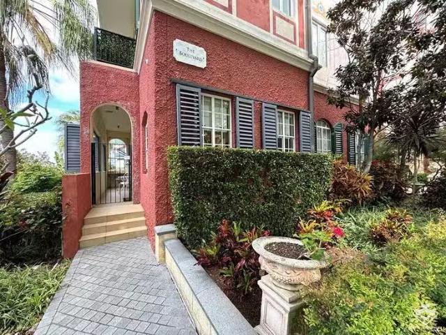 Cozy 3 BR 64/3030 The Boulevard, Carrara, QLD 4211