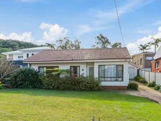 Just in! 3 BR 64 Francis Street, Corrimal House for rent List.