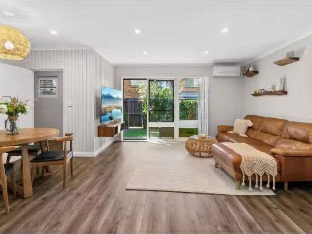 Just in! 3 BR 6/104 Fisher Road, Dee Why Townhouse for rent L.