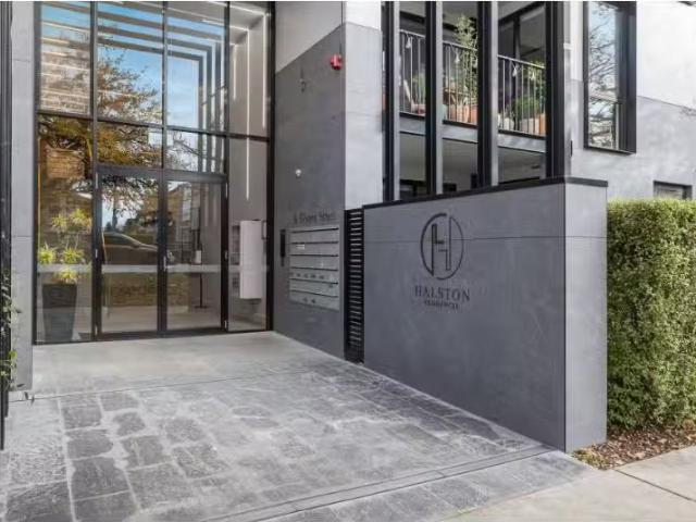 Cozy 3 BR 6/16 Elouera Street, Braddon Apartment for rent Lis.