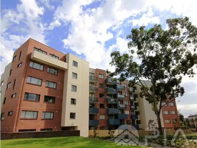 Deal! 3 BR 6/1 Russell St, Baulkham Hills Apartment for rent.