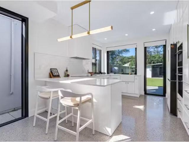Deal! 3 BR 62 Windsor Avenue, Croydon Park House for rent Lis.