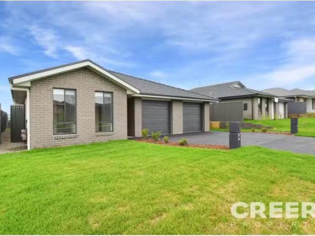 Nice 3 BR 6 Citrine Street, Rutherford Townhouse for rent Lis.
