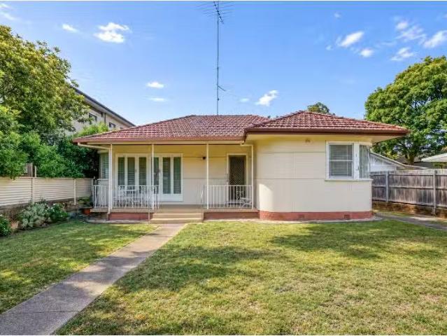Rental! 3 BR 6 Mona Vale Road, Mona Vale House for rent Liste.