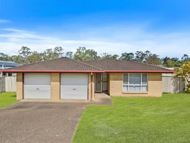 Deal! 3 BR 6 Riseborough Crescent, CRESTMEAD, QLD 4132 House.