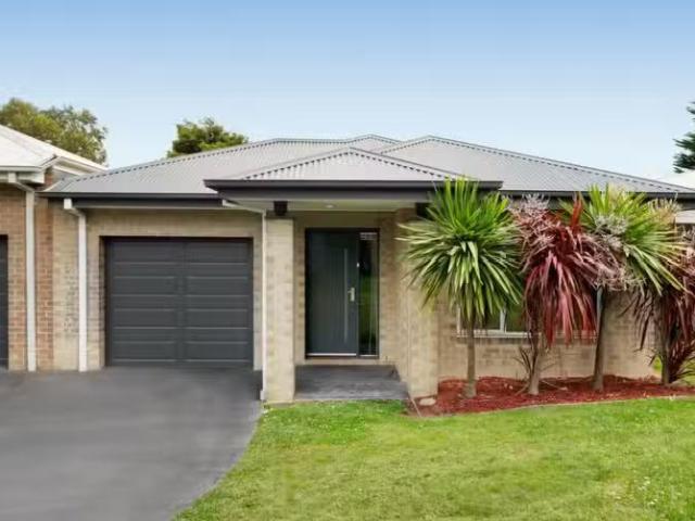For Rent! 3 BR 6B Cherylnne Cres, Kilsyth VIC 3137 House For.
