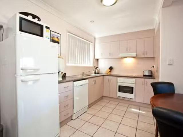 Just in! 3 BR 72/121 Golden Avenue, Calamvale, QLD 4116