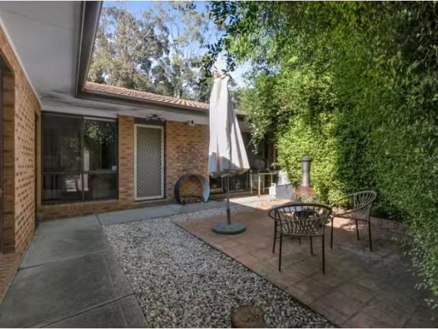 Nice 3 BR 7/21 Cossington Smith Crescent, Lyneham Townhouse fo.