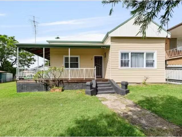 Cozy 3 BR 7 Chapman Street, Cessnock House for rent Listed by.