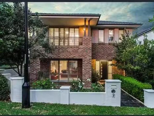 Nice 3 BR 7 Helston Street, Stanhope Gardens, NSW 2768