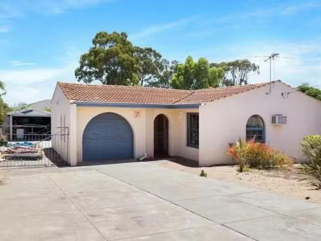 Nice 3 BR 7 Redgum Street, Greenwood, WA 6024