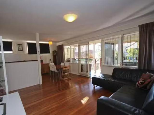 Rental! 3 BR 84 Mcilwraith Avenue, NORMAN PARK, QLD 4170 Hou.