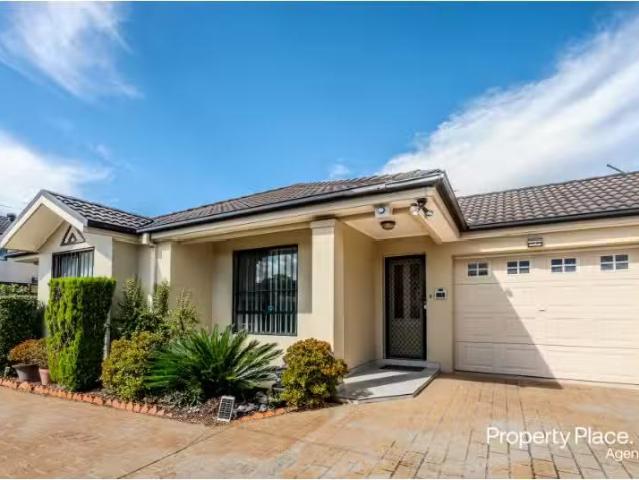 Unique 3 BR 84B Queen Street, Revesby Townhouse for rent List.