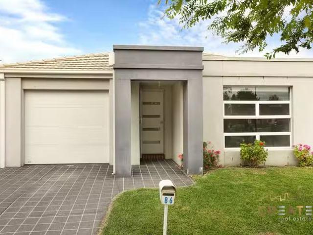 For Rent! 3 BR 86 Duncombe Park Way, Deer Park, VIC 3023
