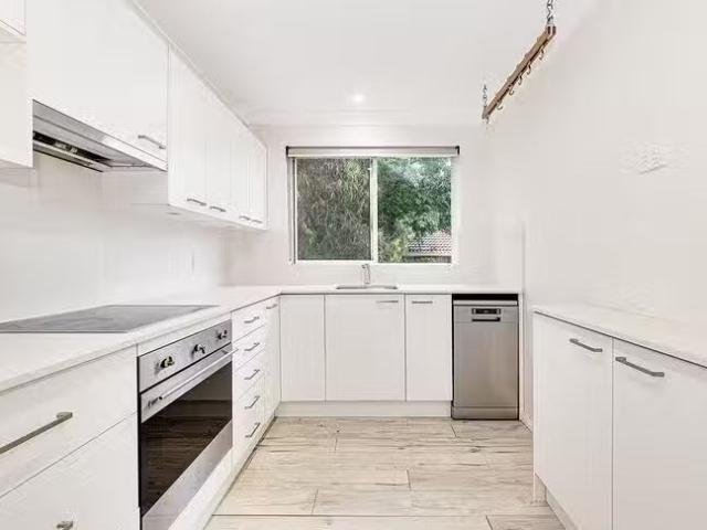 Nice 3 BR 8/16 Eaton Street, Neutral Bay, NSW 2089