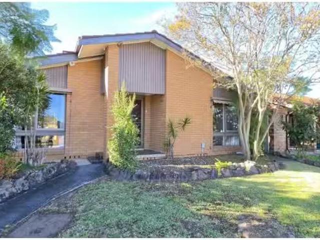 Unique 3 BR 8 Mallacoota Street, Wakeley House for rent Liste.