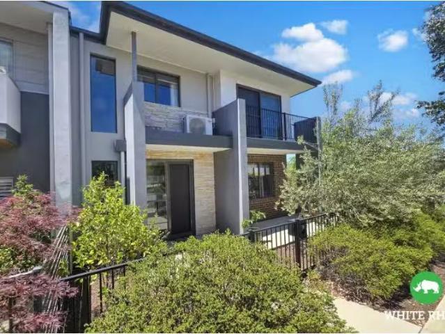 Charming 3 BR 9 Aprasia Avenue, Googong Townhouse for rent Li.