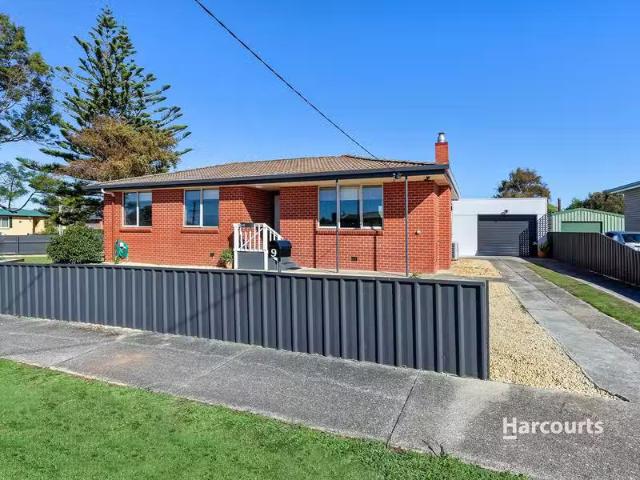 For Rent! 3 BR 9 Petunia Street, WYNYARD, TAS 7325 House for.