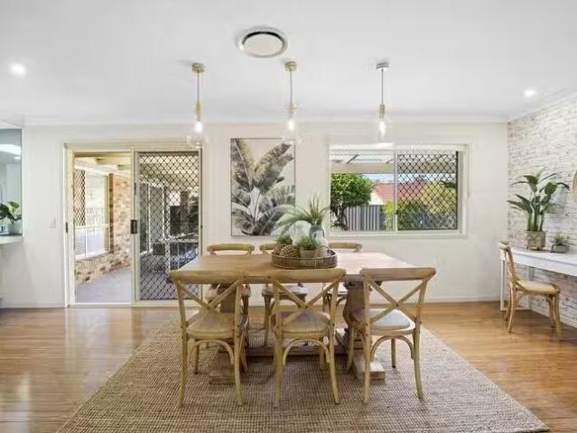 Rental! 3 Bryce Lane, Labrador, QLD 4215