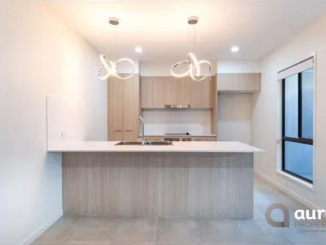 Cozy 3 Clyde Close, Nirimba Townhouse for rent Listed by Dane.