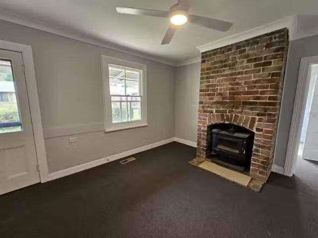 Deal! 3 Fitzroy Road, MOSS VALE House for rent Listed by Rent.