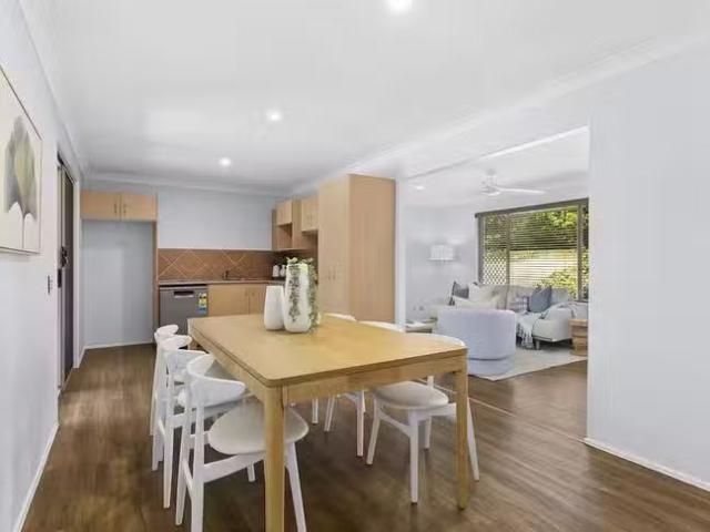 Nice 3 Glenvale Court, Everton Hills, QLD 4053