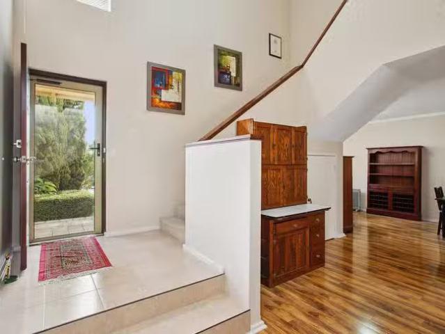 Cheap 3 Hugh Court, Como, WA 6152